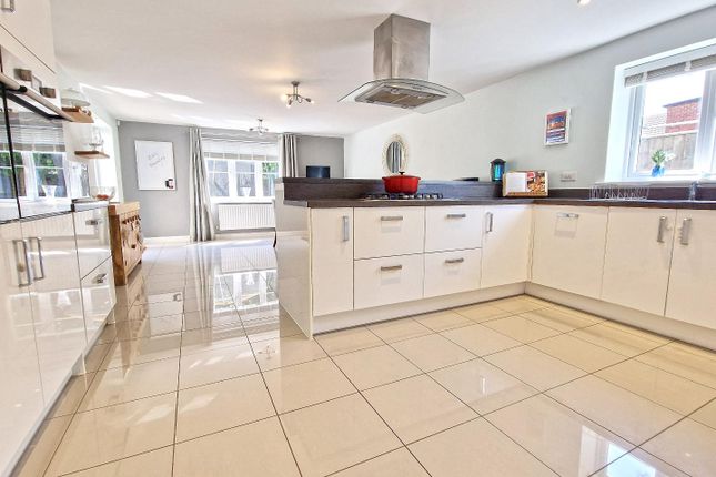 6, Corbett Close, Bicester photo 2