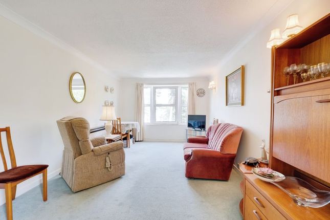 Thumbnail Flat for sale in Homewest House, Bournemouth