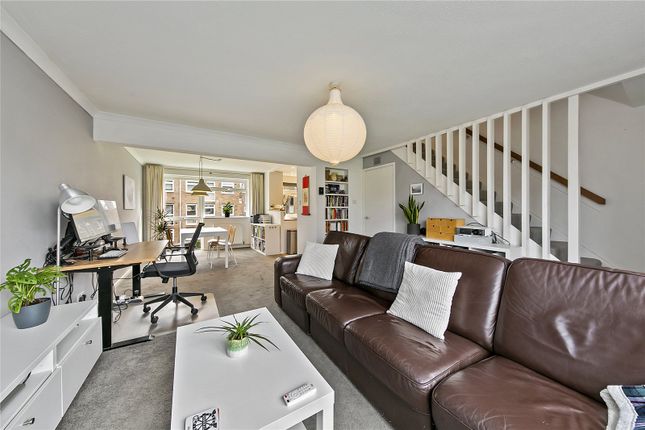 75, Harrowdene Gardens, Teddington photo 4
