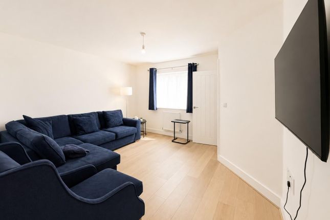 14, Wool Lane, Dursley photo 3