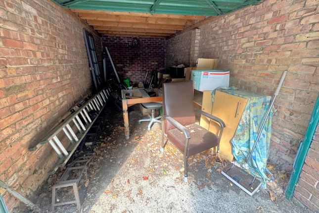 Garage 3 51, Long Lane, London photo 3