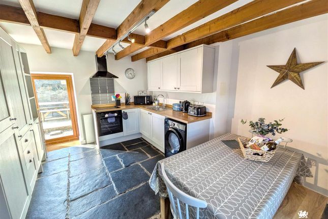 Dalton Cottage, 1, Heol Llansaint, Kidwelly photo 4