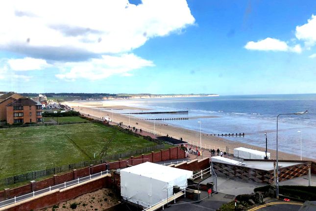 1 Bedroom Ground Floor Flat (F2) With Spectacular Coastal Views. 6 Gladstone Terrace, Immdeiately Available.