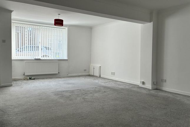 131 Newport Road, Newport photo 5