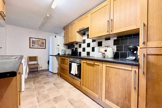 Garden Flat, 4 Ramshill Road, Scarborough photo 3