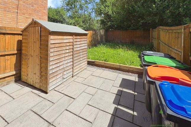 25, Ploughmans Grove, Sutton-in-Ashfield photo 3