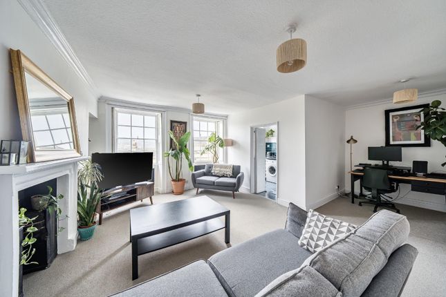 Flat 4, 7, Walcot Parade, Bath photo 4