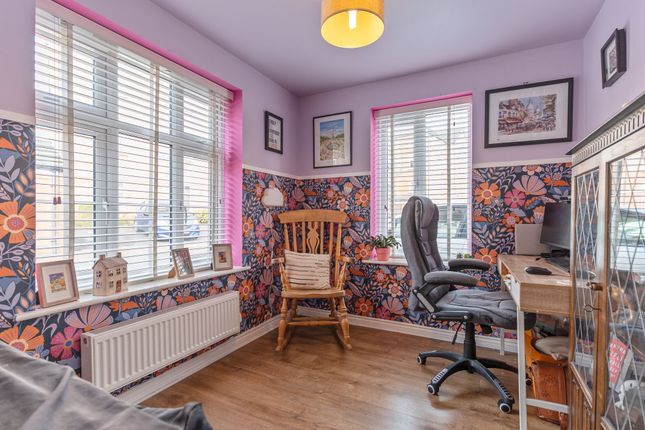 3 Anderson Grove, Newport photo 4