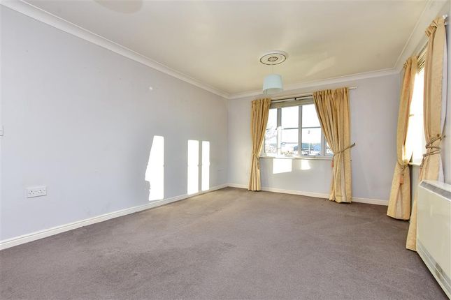 Thumbnail Flat for sale in Mercer Close, Aylesford, Kent