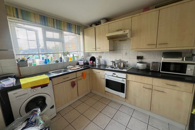 2b, Lime Grove, Middlesex photo 5