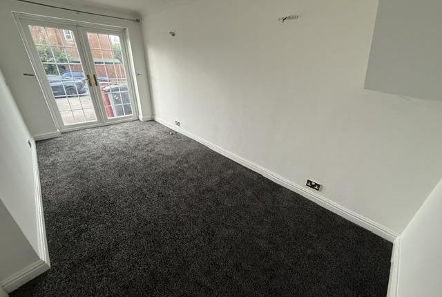 33, Besant Close, Blackburn photo 3