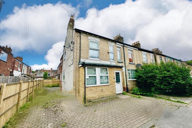 Thumbnail End terrace house for sale in Chestnut Avenue, Queens Road, Hull