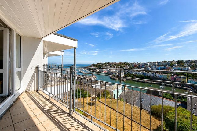 7 Linden Court, South Furzeham Road, Brixham photo 3