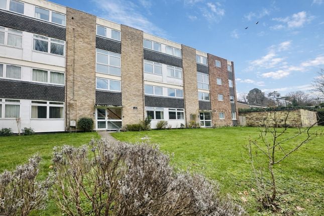 3-bed flat on 9, Woodlands, Hampshire, £170,000
