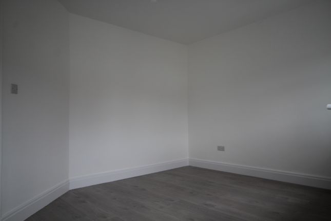 235, Beam Avenue, Dagenham photo 2