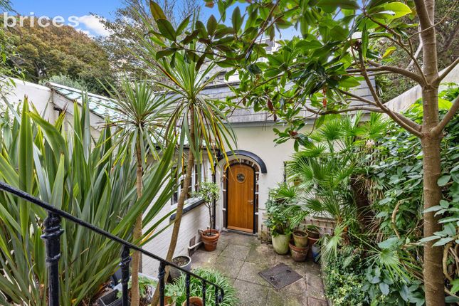 Thumbnail Cottage for sale in Brunswick Place, Hove