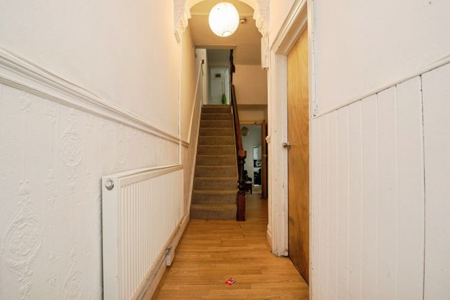 8, Harriet Street, South Glamorgan photo 3