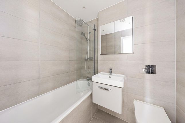 Property for sale in Wigram Road, London
