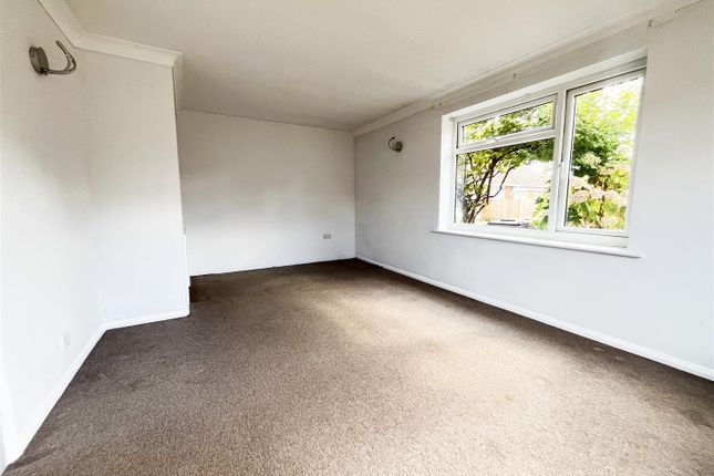 98, Grange Close, Heathfield photo 3