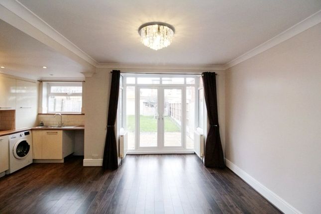 26, Kingsmead Avenue, Essex photo 4