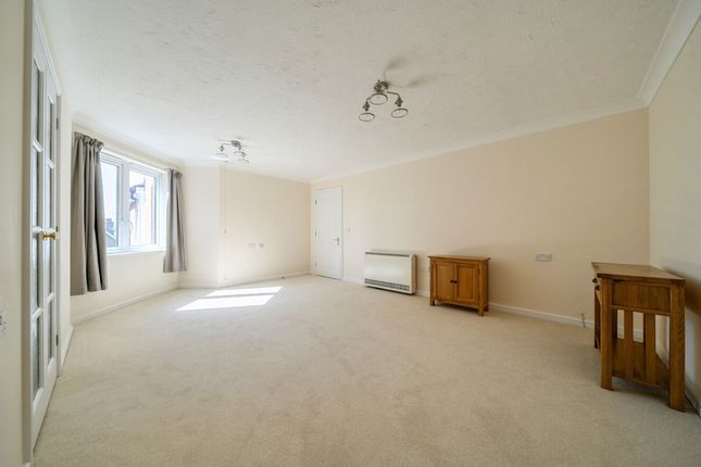 35 Byron Court Stockbridge Road, Chichester photo 3