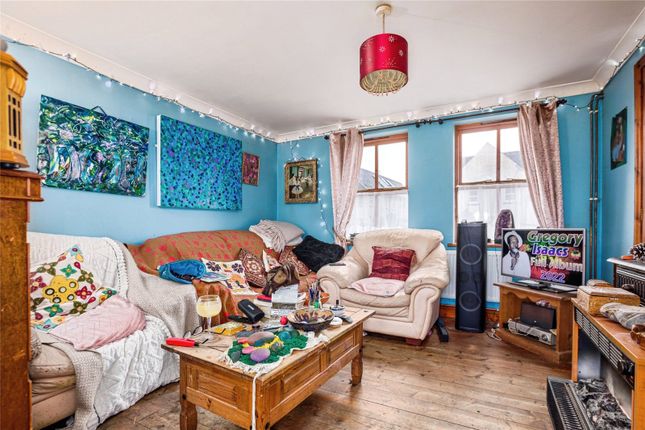 12, Maes Yr Orsaf, Cardigan photo 3