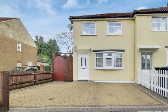 End terrace house for sale in Leighton Road, Enfield
