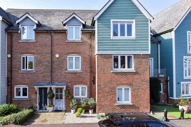 3-bed house on 24, The Lakes, Aylesford, £400,000