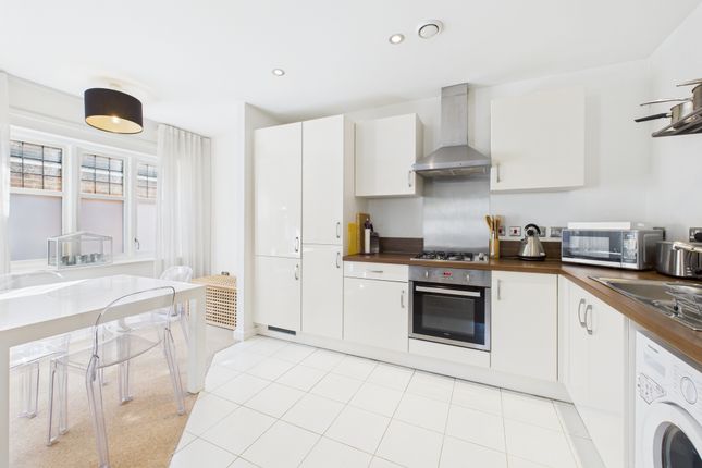 Apartment 2, Beaconsfield photo 2