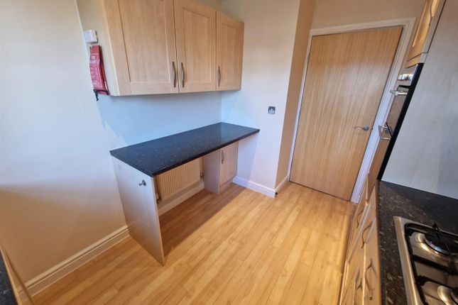 Penrhyn Avenue, Colwyn Bay photo 3
