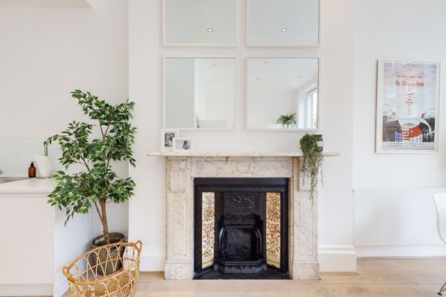 Flat 2 26, Nottingham Place, London photo 4
