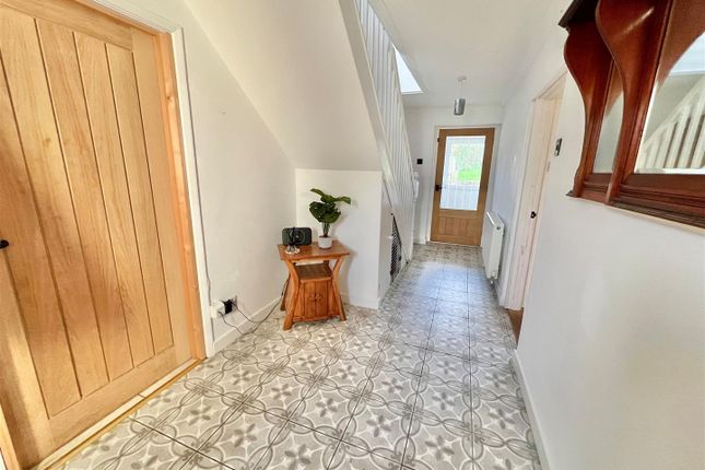 The Mount, Newport Road, Niton photo 3