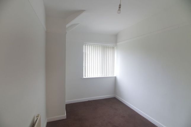 360, Court Oak Road, Birmingham photo 5