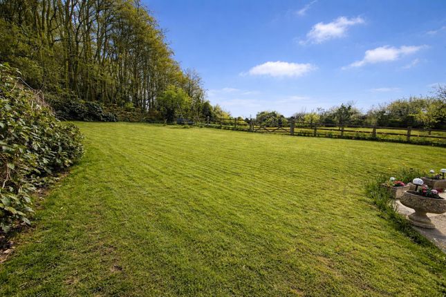 The Robins, Happerton Lane, Easton-In-Gordano photo 3