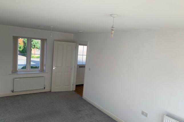 5, Beryl Mews, Recreation Road, Bourne photo 3