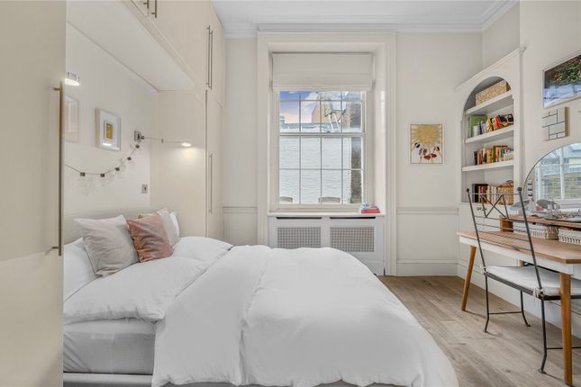 Flat B, 31, Conway Street, London photo 4
