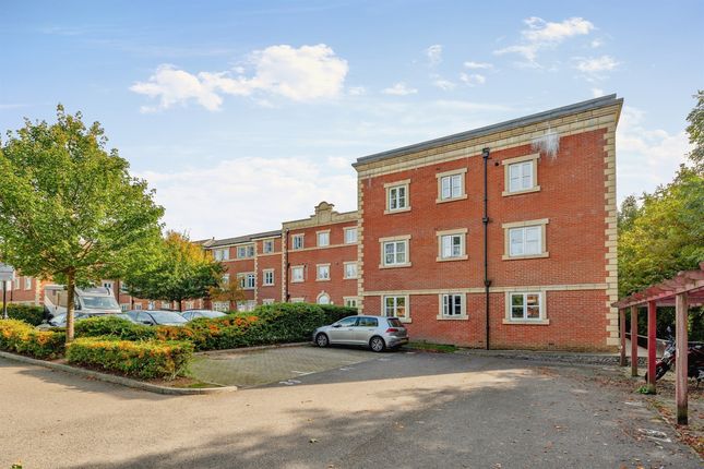 Flat for sale in Talfourd Way, Redhill