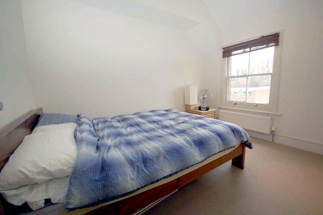 Flat to rent in Station Road, Alexandra Park, London