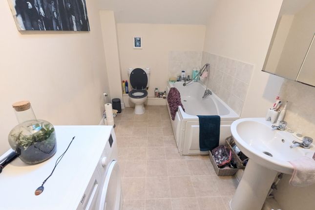 Rothwell Road, Kettering photo 4