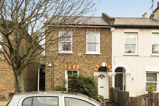 Thumbnail Flat to rent in Palmerston Road, London