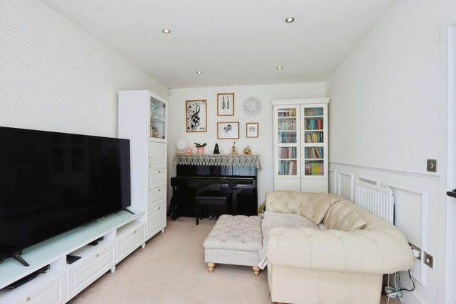 41, Oak Dene Way, Rotherham photo 3