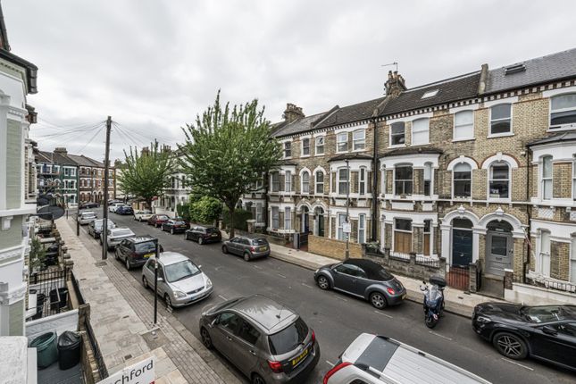 Flat to rent in Sangora Road, Battersea, London