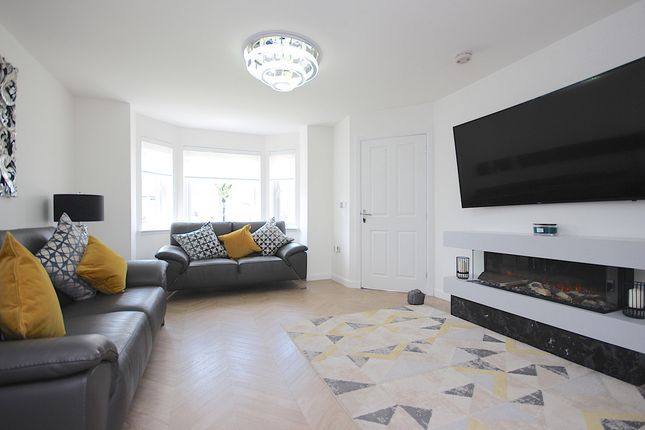62, Cambridge Crescent, Airdrie photo 3