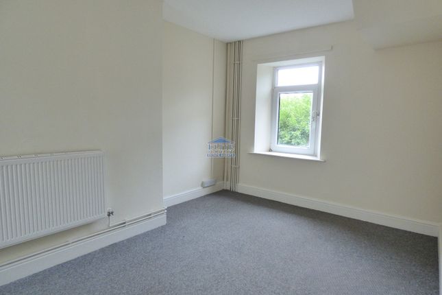 33, Commercial Street, Nantymoel photo 4
