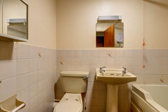 Flat 3, Ryan Court, White Cliff Mill Street, Blandford Forum photo 4