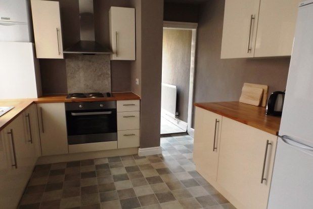 Room To Rent In Claremont Road Rugby Cv21 Zoopla