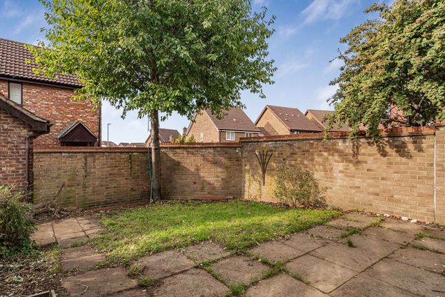 2 Sparrowhawk Way, Huntingdon photo 4