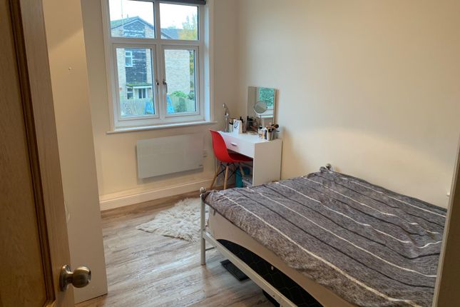 Flat to rent in Oundle Road, Woodston, Peterborough