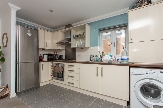 22, Sullivan Close, Kent photo 2
