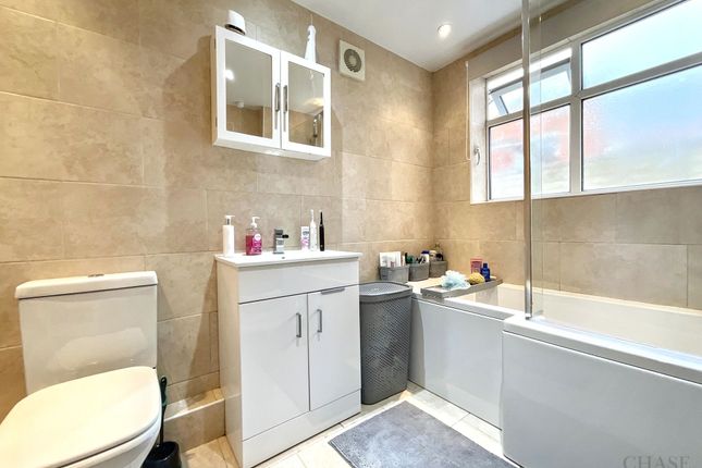12 Ashley Road, South Shields photo 4